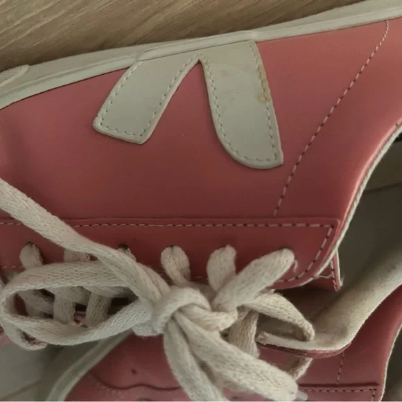 Veja Pink and White Women's Sneakers - Picture 5 of 9